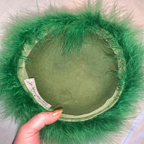 1940s Close to NEW - STUNNING by Jerry Yates-Iridescent Feather Top & Fuzzy! - Picture 4 of 9